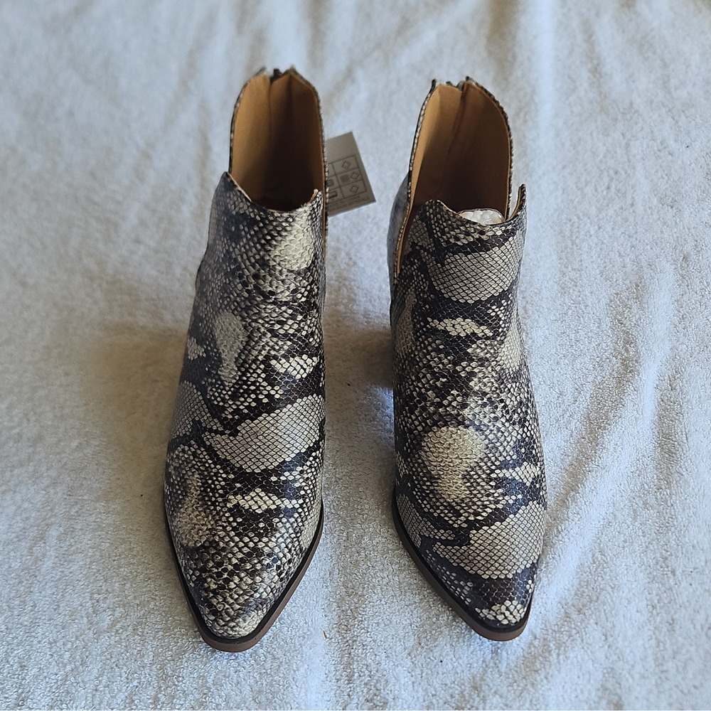 Dr Scholls Snake Print Ankle Boots Women's Size 6 Block Heel Chelsea Bootie